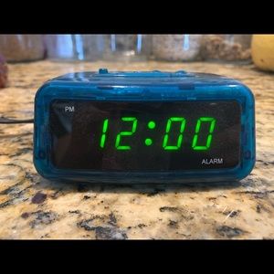 Clock/Alarm clock with battery backup